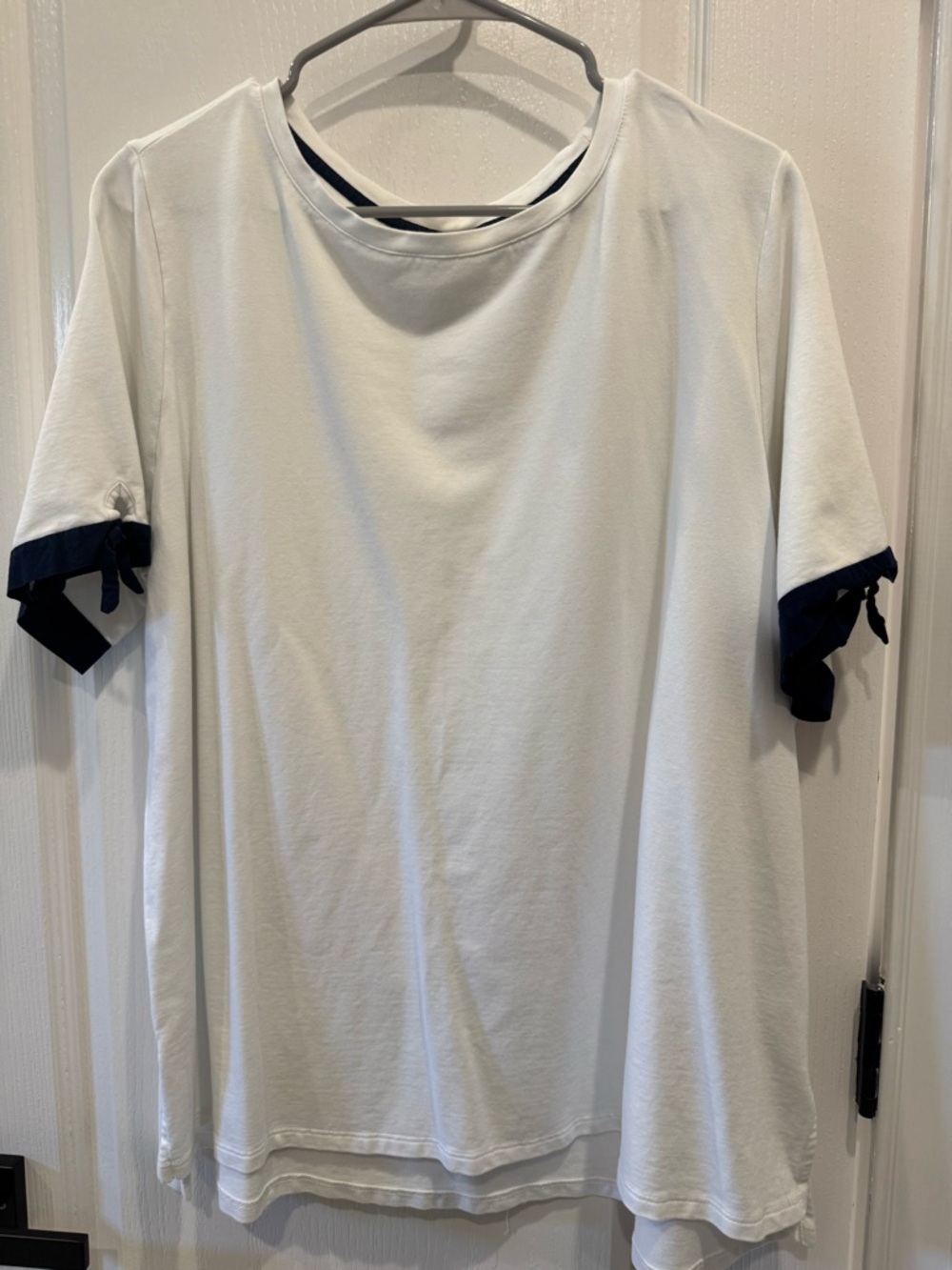 crown & ivy White Short-Sleeve Tee with Navy Bows on Sleeves